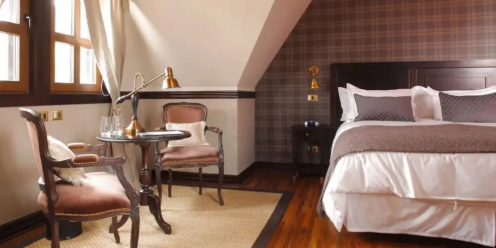 Balcony King Castillo Rojo